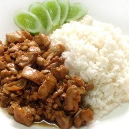 ไก่ทอดกระเทียมราดข้าว