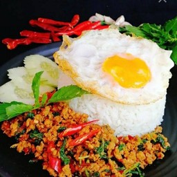 กระเพราพริกแห้งปากแตก วัดชลอ