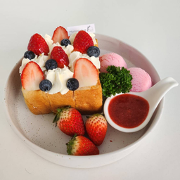 strawberry lover toast