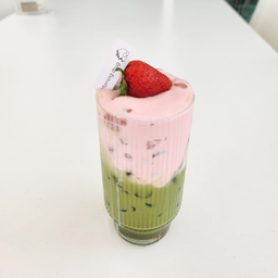 สตรอเบอรี่มัทฉะสวีทครีม (เย็น)