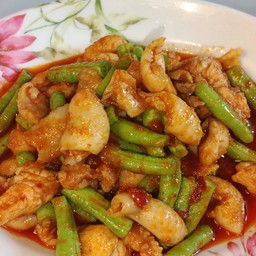 บ้านครัวกระเพา( หมูกรอบ )