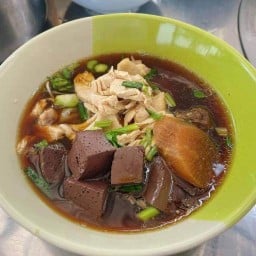 เตี๋ยวไก่ชายคาชายใจ