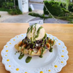 Matcha Redbean croffle