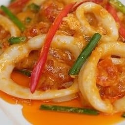ปลาหมึกผัดไข่เค็ม