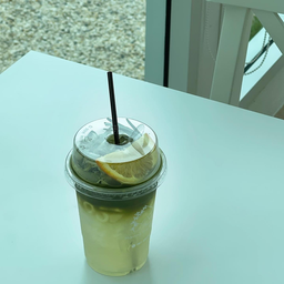 มัทฉะเลมอนโซดา (เย็น)