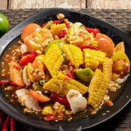 ตำไทยข้าวโพดไข่เค็ม