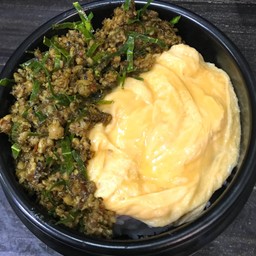 ข้าวคั่วกลิ้งไข่ข้นเยิ้มๆ(ราคารวมไข่แล้วค่ะ)