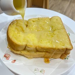 ขนมปังปิ้งเนยสด