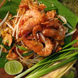 ผัดไทย หอยทอด ไม้ใบ