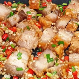 พริกเกลือหมูกรอบ