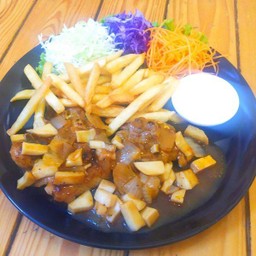 สเต๊กหมูซอสไวน์แดง