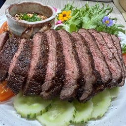 เนื้อย่างจิ้มแจ่ว