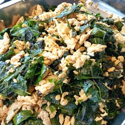 ใบเหลียงผัดไข่