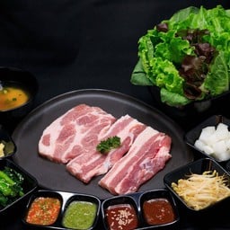 ชุดหมูสไตล์เกาหลี 300กรัม พร้อมเครื่องเคียง