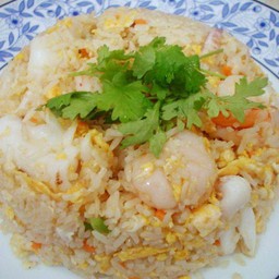 ข้าวผัดหมึก-กุ้ง