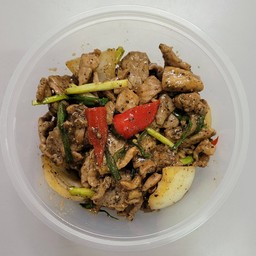 K-205 ไก่ หรือ หมูผัดพริกไทยดำ