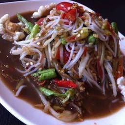papaya salad with fermented fish sauce