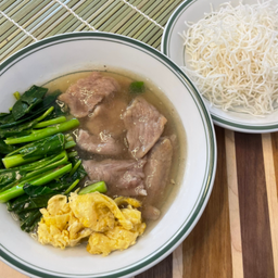 ราดหน้ายอดผักศาลาแดง สาขา2 บางกรวยไทรน้อย บางกรวย