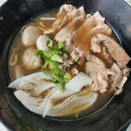 เส้นใหญ่