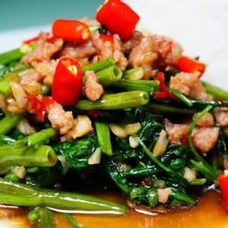 ข้าวผัดผักบุ้งหมูสับ