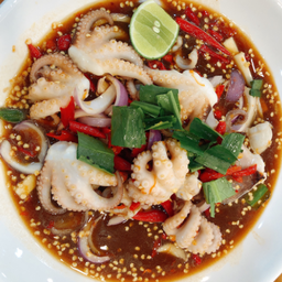 ยำปลาหมึกสายสุก