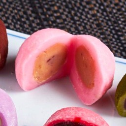 ไดฟุกุสตรอเบอรี่คัสตาร์ด