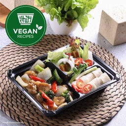 ก๋วยเตี๋ยวราดหน้า Plant Based เต้าซี่ + มินิสลัด + ปอเปี๊ยะสด (Vegan)