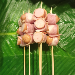 เบคอนพันไส้กรอก