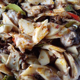 ผัดเผ็ดหน่อไม้สดไก่