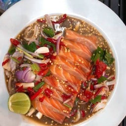 ยำปลาแซลม่อน