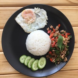 กระเพราหมูสับ+ไข่ดาว