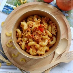 มักกะโรนีผัดซอส