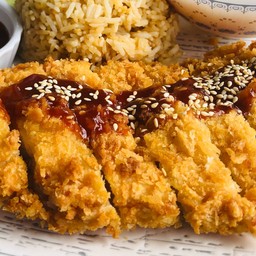 ข้าวกกระเทียมหมูทงคัตสึ