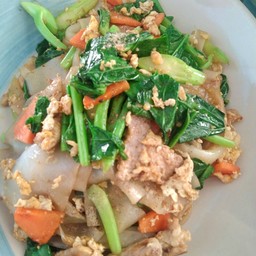 ผัดซีอิ้วหมู
