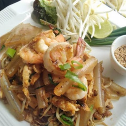 เซี่ยงไฮ้ ผัดไทย กุ้งสด