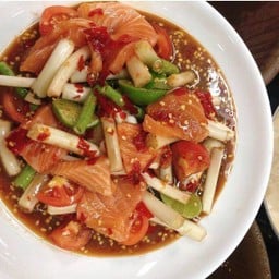 ตำไหลบัวปลาแซลม่อน