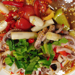 ตำไหลบัวปลาหมึกสาย