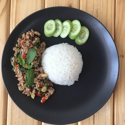 กระเพราหมูสับ