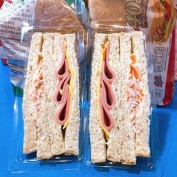 แซนด์วิชปูอัด+โบโลน่า2ชิ้นปกติ60
