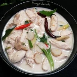 ข้าว ราด  แกง ร้อน