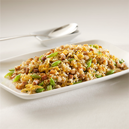 ข้าวผัดหมูแดง ถั่วแขก ปลาเค็มกับซอส X.O. ขนาด L