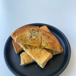 ขนมปังกระเทียม