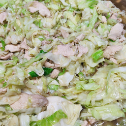 ผัดกะหล่ำ ราดข้าว