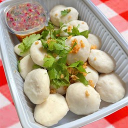 ลูกชิ้นหมูลวกจิ้ม