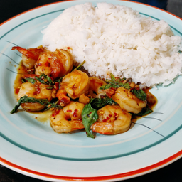 ข้าวกะเพรากุ้ง