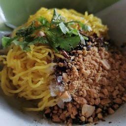 ก๋วยเตี๋ยวหมู แห้ง