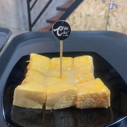 ขนมปังเนยนมน้ำตาล