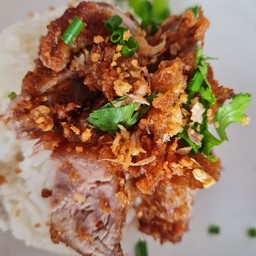 ข้าวหมูทอดพิเศษ น้ำจิ้มแจ่ว