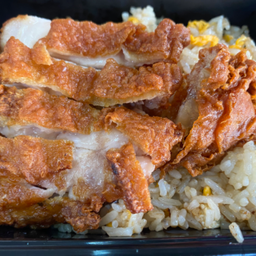 ข้าวผัดไก่ทอด