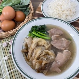 ราดหน้าพิเศษไม่ใส่ไข่